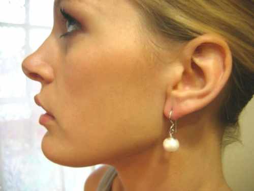 ANTONIA.White 11m Pearl Earring