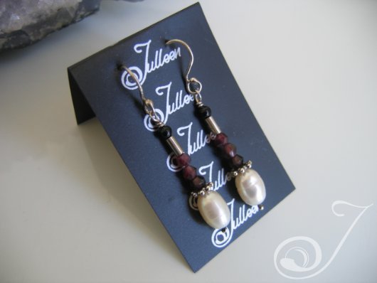 Cranberry Red Pearl Cluster Earrings-E017-107