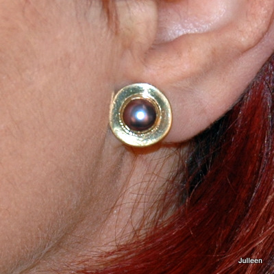 gold pearl earring