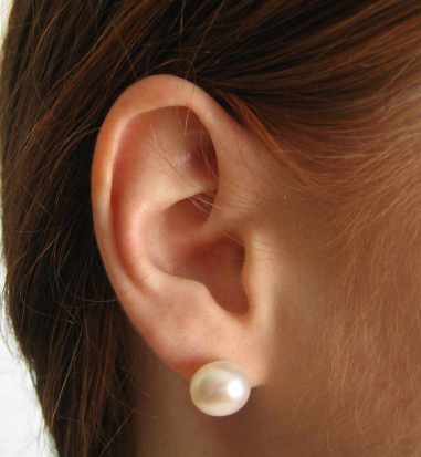 droopy ear lobe with