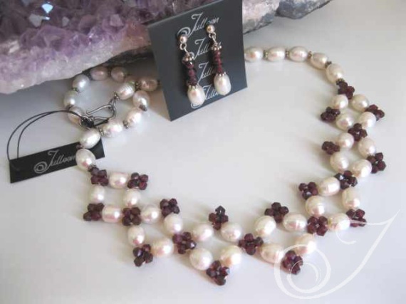 Cranberry Lace Pearl Necklace